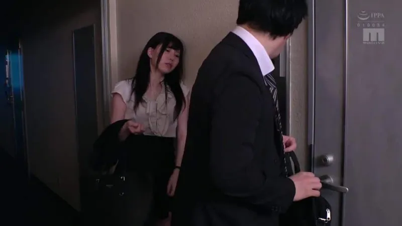 Vợ nhà cạnh bên nhận nhầm tôi là gã chồng trong một hôm say xỉn