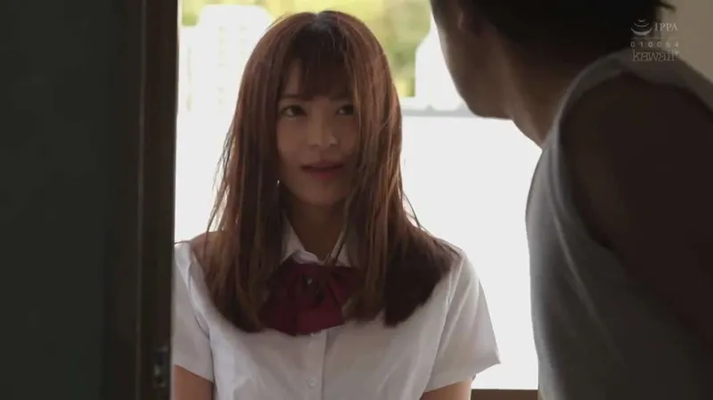 Gã nhà sát bên kinh tóm và cô em học sinh đáng thương