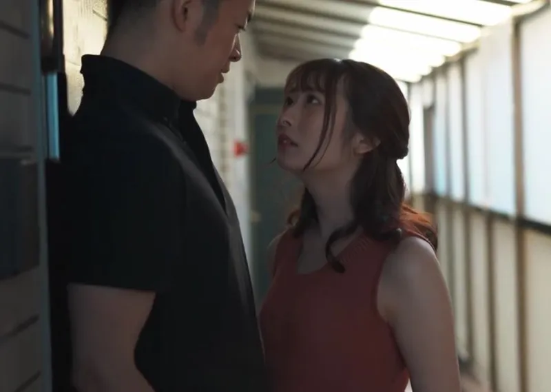 Cô vợ mang thai, tôi bị hấp dẫn bởi cô vợ nhà bên thường ở nhà một mình