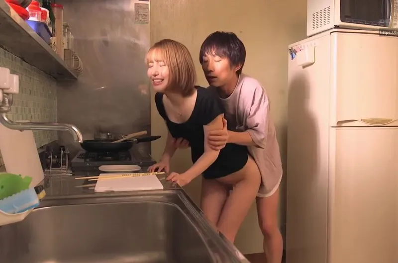 Chị dâu mất nết về quê chơi rồi phang với cậu em chồng