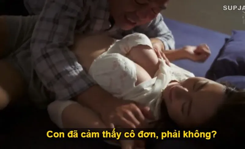 Nhìn con trai mải miết lao vào công việc khiến bạn gái nó cô quạnh, ông bố chồng liều lĩnh đè ra địt con dâu.