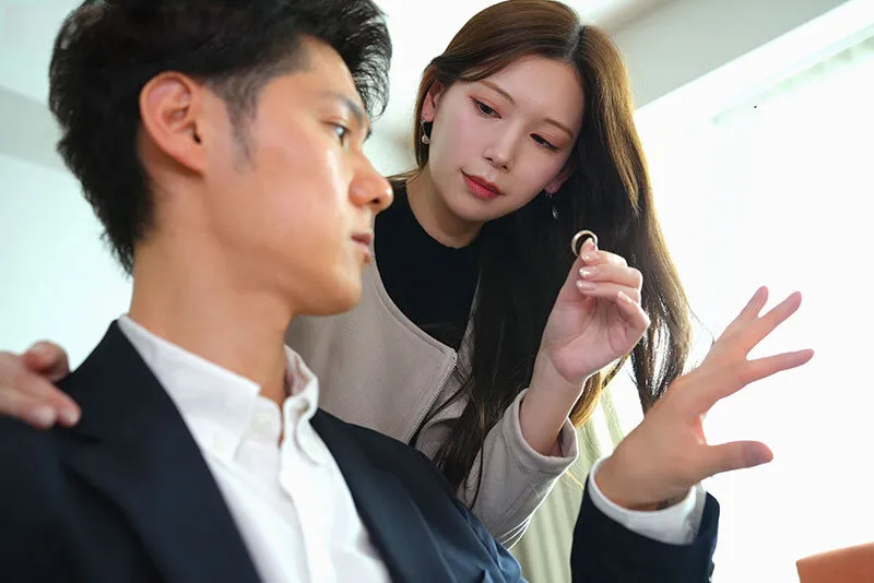 Vợ yêu đi đi chơi, ông chồng ở nhà bị nhỏ em người vợ gạ quan hệ không trượt phát nào